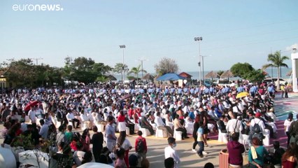 رغم الجائحة .. حفل زفاف جماعي في يوم عيد الحب في نيكاراغوا