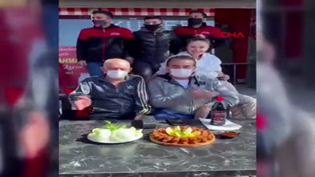 İbrahim Tatlıses, Bodrum'da 500 kilo çiğ köfte dağıttı