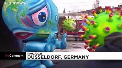 Navalnij, Putyin, Trump és a koronavírus figurái a düsseldorfi karneválon