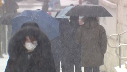 [날씨] 한파특보 속 내륙 곳곳 눈...퇴근길 빙판 비상 / YTN