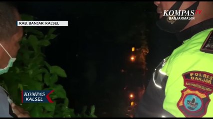 Pohon Besar Tumbang Akibat Angin Kencang, Arus Lalu Lintas Sempat Lumpuh Total