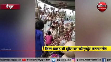 मिट्टी के बर्तन की दुकान देख कंगना ने रोकी कार