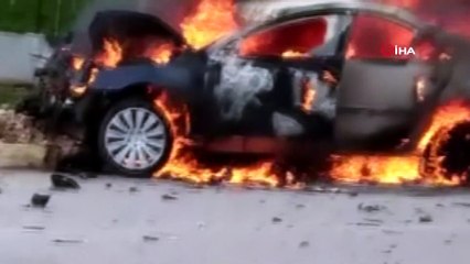 Kamyona çarpan otomobil alev alev yandı