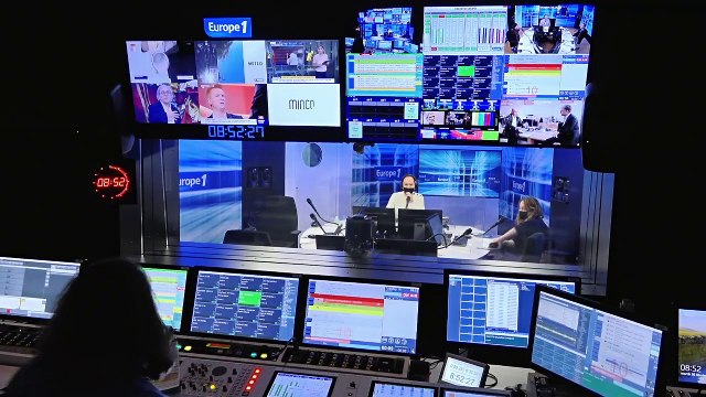 BEST OF - Nicolas Sarkozy : J'ai recyclé un tas d'idées de Madame Le Pen, c'est ma façon de recycler (Canteloup)