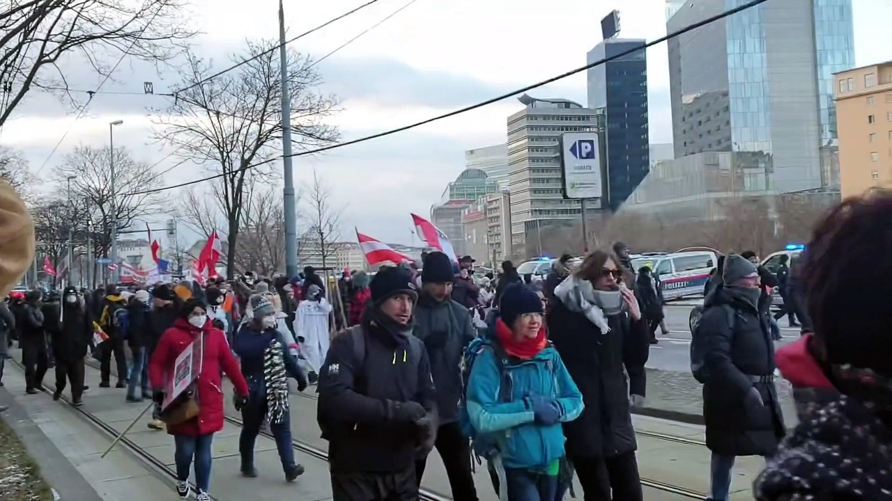 13.2.2021 Wien spaziert entschlossen und lasst sich nicht aufhalten