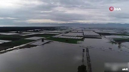 Tarsus'ta seralar sular altında kaldı
