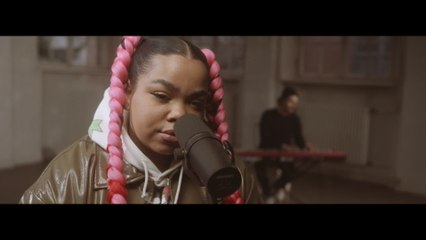 Zoe Wees - Girls Like Us (Piano Version)