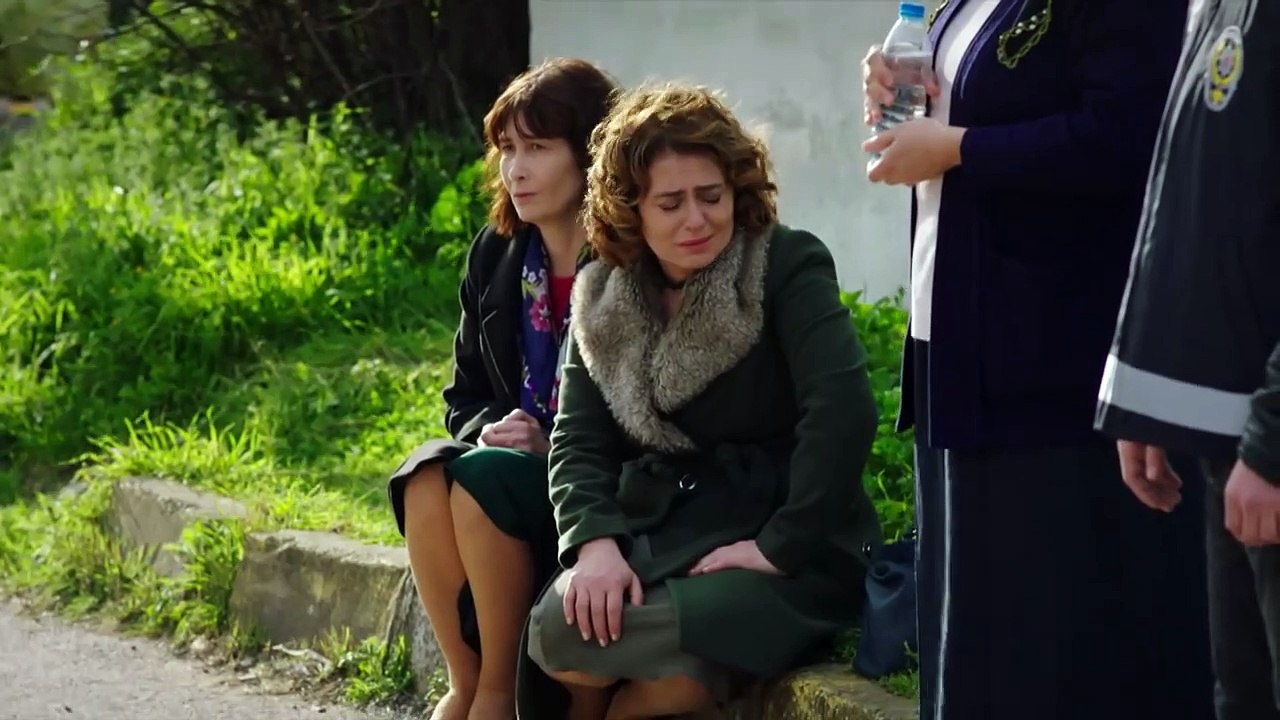 La Señora Fazilet y Sus Hijas Capítulo 143 (Audio Español)