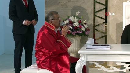 Başkan Aydın yeni açılan salonda yeniden evlenen çiftin nikahını kıydı