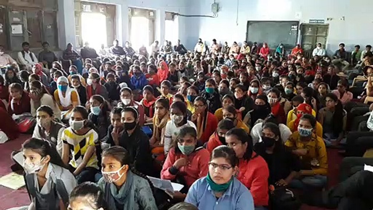 गार्गी पुरस्कार पाकर बेटियों के खिले चेहरे