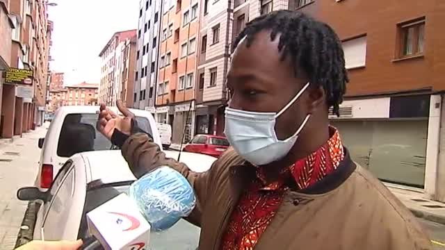 Un inmigrante ayuda a detener al autor del atraco a una anciana