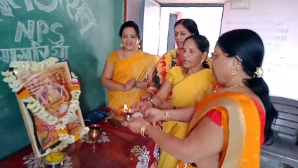 बसंत पंचमी के अवसर पर प्राथमिक विद्यालय में सरस्वती माता की पूजा अर्चना की गई