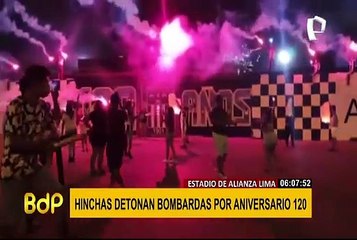 下载视频: Alianza Lima: hinchas celebran aniversario 120 con fuegos artificiales