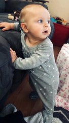 La adorable reacción de un bebé al escuchar por primera vez