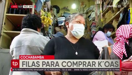 En Cochabamba desde muy temprano la población acudió a los mercados para comprar las ofrendas para el martes de ch'alla