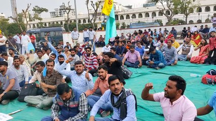 अब शहीद स्मारक पर डटे पटवारी , एक मार्च से करेंगे काम का बहिष्कार