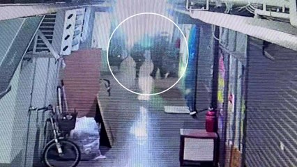 구미서 60대 남성 '묻지마 폭행'한 30대 긴급체포 / YTN