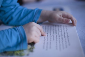 لماذا يجب أن نقلع عن القراءة الصامتة؟ هذه فوائد القراءة بصوت مرتفع