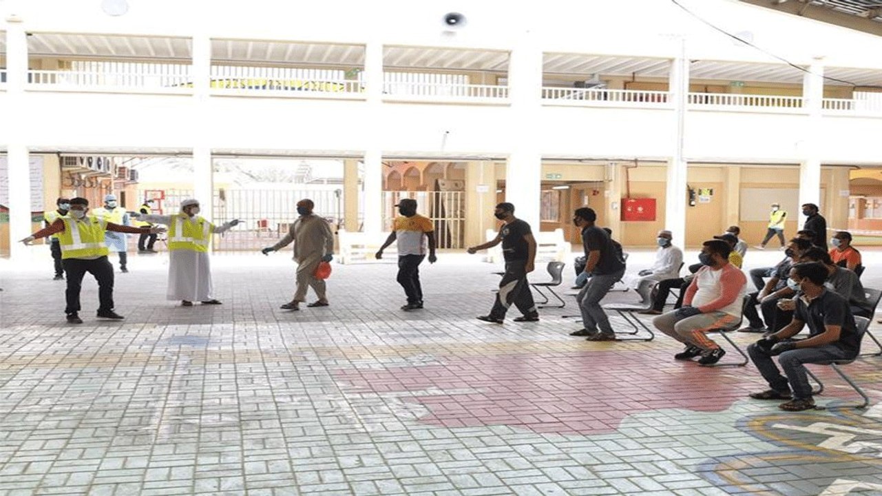 مواصلة الإجراءات الاحترازية والوقائية لحماية العمال
