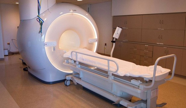 دوغ ديتز يحول المخيف إلى ممتع: رنين مغناطيسي صديق للأطفال