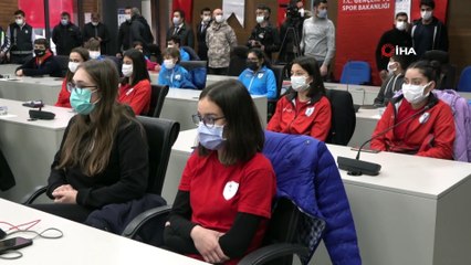 Bakan Kasapoğlu'ndan gençlere; “Sizler yarınların yöneticileri, iş insanlarısınız”