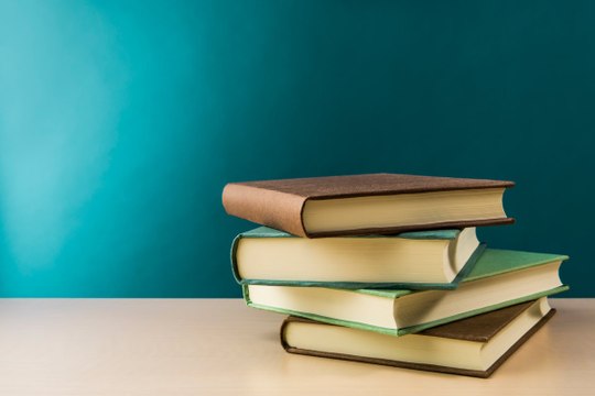 في معرض الشارقة الدولي للكتاب إصدارات مُميّزة للكتّاب الإماراتيين