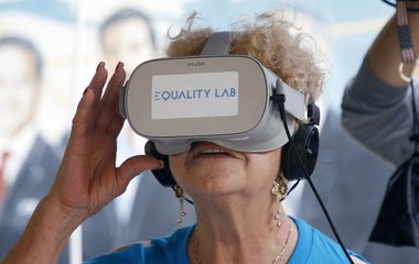 مبادرة "VR Genie" لعلاج المسنين بالواقع الافتراضي