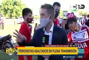 Ni las cámaras los detienen: periodistas son asaltados en vivo