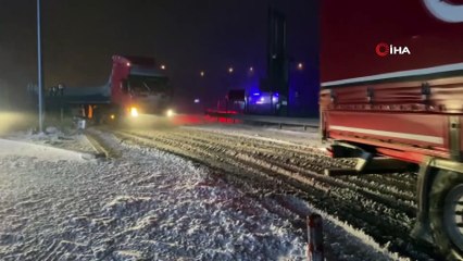 - Adana- Ankara otoyolunda kar ve tipi trafiğini olumsuz etkiledi