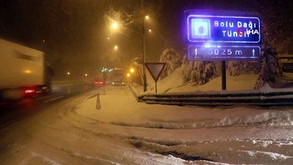 Bolu Dağı’nda yoğun kar yağışı etkili oluyor