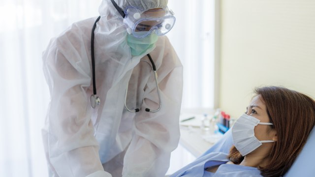 Vaccines Allow Doctors To Sit With COVID-19 Patients