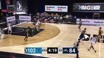 Jaylen Hoard with the huge dunk!