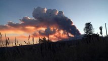 El Etna vuelve a entrar en erupción generando una lluvia de cenizas y piedras
