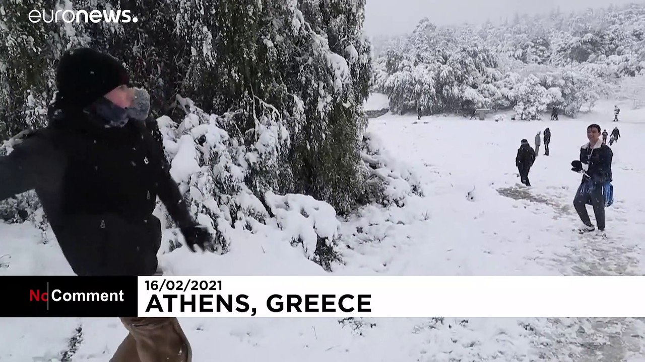 Dichte schneedecke: athen im ausnahmezustand
