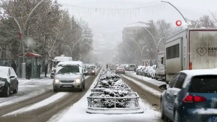 Bayburt güne karla uyandı