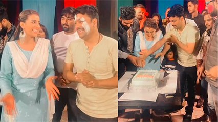 अक्षरा सिंह के गाने ने यूट्यूब पर 100 मिलियंस व्यूज पूरे किए,टीम ने मिलकर की पार्टी