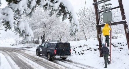 Yunanistan’da kar fırtınası: 250 bin kişi elektriksiz kaldı