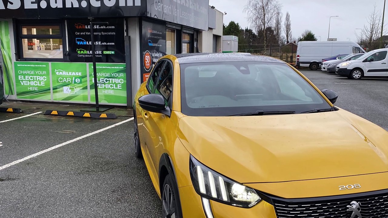 Carlease UK Video Blog | Reviewing the new Peugeot 208 GT Line | Car Leasing