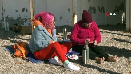 Dün kar yağan Antalya'da bugün deniz keyfi