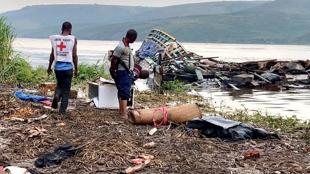 DRC boat disaster: Rescuers struggle to reach victims' bodies