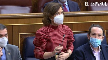 Carmen Calvo corrige a Espinosa de los Monteros tras llamarla "vicepresidente"