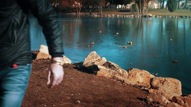 Un lac, des ricochets, du babybel