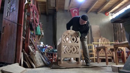 - Ahırda başladığı ahşap işini 50 yıldır aşkla sürdürüyor