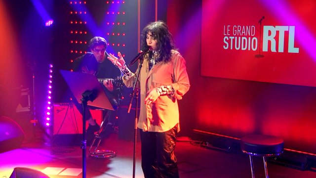 VIDÉO - Camélia Jordana chante Doudou d'Aya Nakamura dans Le Grand Studio