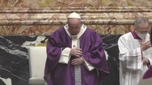 El papa celebra misa del Miércoles de ceniza