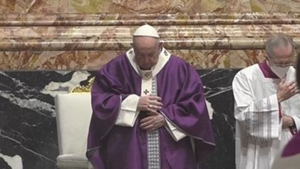 El papa celebra misa del Miércoles de ceniza