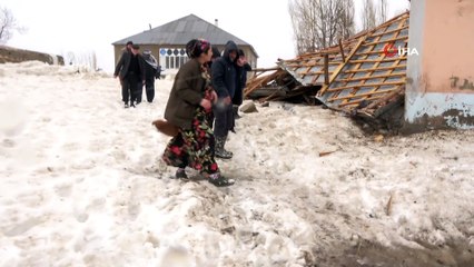 Şiddetli fırtına çatı uçurdu