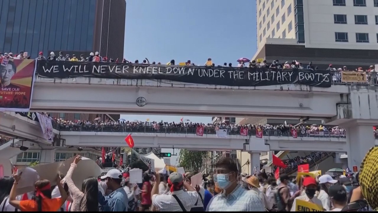 Protesters create gridlock in Yangon amid fears of violence