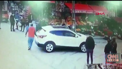 Tartıştıkları sürücüye sopalarla saldırdılar