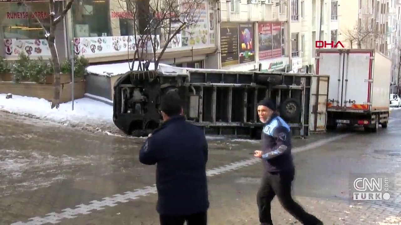 Kayan kamyonu durdurmaya çalıştı